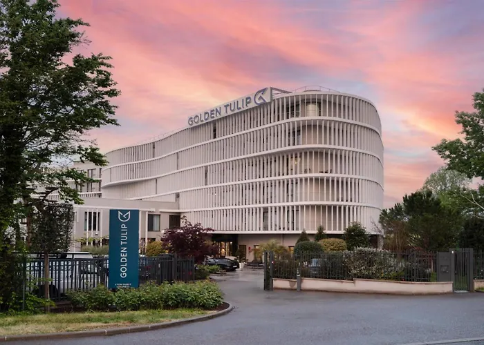 Golden Tulip Lyon Ouest Techlid Hotel & Spa